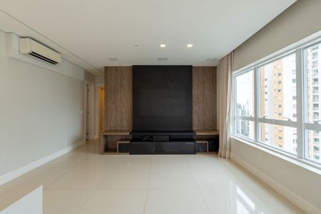 Apartamento à venda com 185m², 3 quartos e 3 vagas