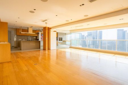 Apartamento à venda com 4 quartos, 250m² em Jardim Morumbi, São Paulo