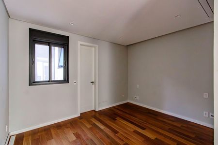 Casa à venda com 4 quartos, 450m² em Jardim Luzitania, São Paulo