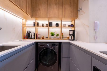 Apartamento à venda com 2 quartos, 64m² em Vila Cordeiro, São Paulo