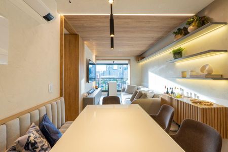 Apartamento à venda com 2 quartos, 64m² em Vila Cordeiro, São Paulo
