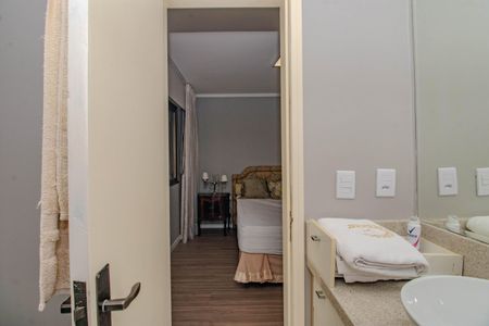 Apartamento à venda com 83m², 2 quartos e 1 vaga Apartamento à venda com 83m², 2 quartos e 1 vagaBanheiro da Suíte