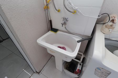 Apartamento à venda com 47m², 3 quartos e 1 vagaÁrea de Serviço / Varanda