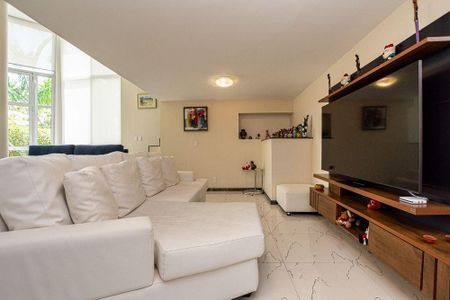 Casa à venda com 4 quartos, 249m² em Vila Progresso, Niterói