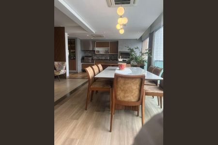 Apartamento à venda com 194m², 3 quartos e 4 vagas