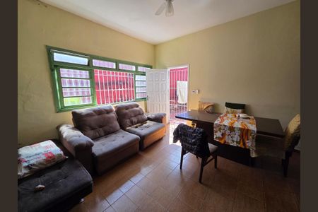 Sala de casa para alugar com 3 quartos, 190m² em Vilamar, Praia Grande