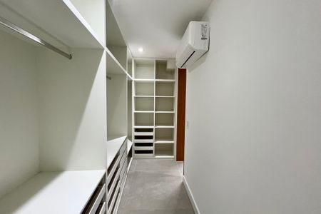 Apartamento à venda com 146m², 2 quartos e 2 vagasCloset da Suite 2