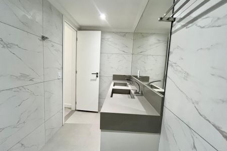 Apartamento à venda com 146m², 2 quartos e 2 vagasBanheiro da suite 1