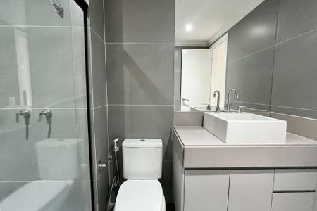 Apartamento à venda com 146m², 2 quartos e 2 vagasBanheiro da Suite 2