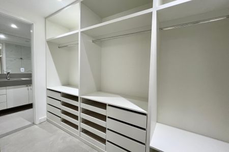 Apartamento à venda com 146m², 2 quartos e 2 vagasCloset da suite 1