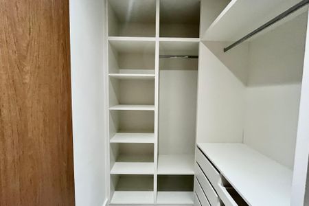 Apartamento à venda com 146m², 2 quartos e 2 vagasCloset da suite 2