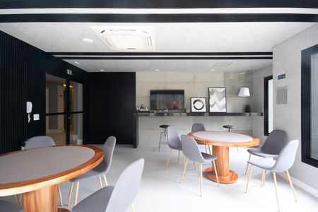 Apartamento à venda com 50m², 2 quartos e 2 vagas Apartamento à venda com 50m², 2 quartos e 2 vagasÁrea comum - Salão de festas