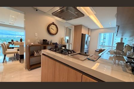 Apartamento à venda com 4 quartos, 251m² em Campo Belo, São Paulo