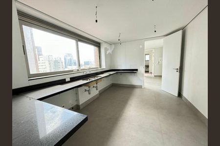 Apartamento à venda com 335m², 3 quartos e 4 vagas