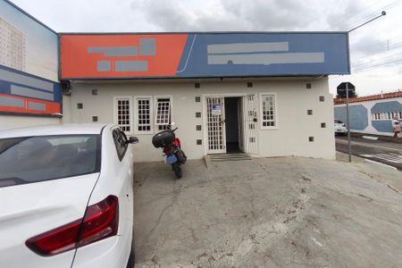 Casa para alugar com 251m², 3 quartos e 2 vagasFachada