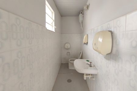Casa para alugar com 251m², 3 quartos e 2 vagasEdícula - Banheiro