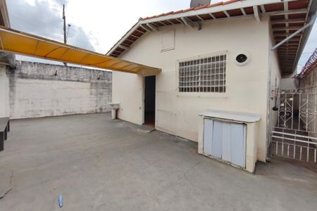 Casa para alugar com 251m², 3 quartos e 2 vagasQuintal