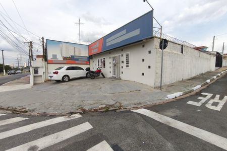 Casa para alugar com 251m², 3 quartos e 2 vagasFachada