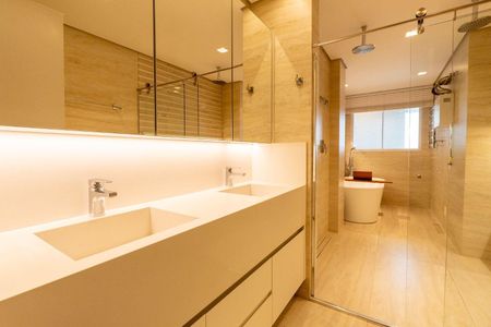 Apartamento à venda com 258m², 3 quartos e 4 vagas