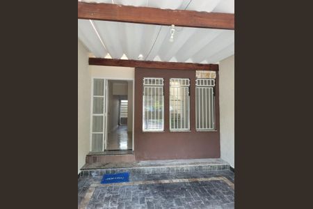 Hall de Entrada de casa à venda com 2 quartos, 77m² em Vila Paranagua, São Paulo