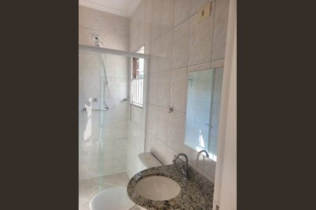 Banheiro  de casa à venda com 2 quartos, 77m² em Vila Paranagua, São Paulo