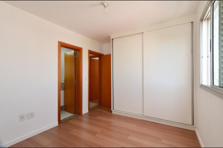 Apartamento à venda com 85m², 3 quartos e 2 vagas Apartamento à venda com 85m², 3 quartos e 2 vagasSuíte