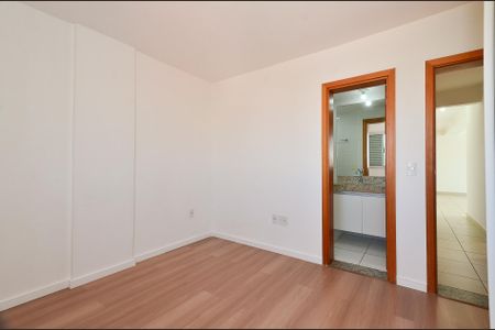 Apartamento à venda com 85m², 3 quartos e 2 vagas Apartamento à venda com 85m², 3 quartos e 2 vagasSuíte
