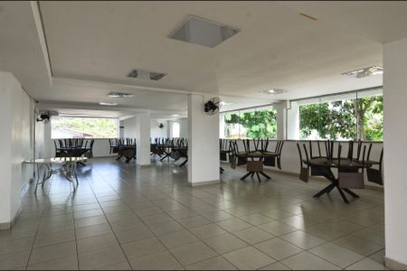 Apartamento à venda com 85m², 3 quartos e 2 vagas Apartamento à venda com 85m², 3 quartos e 2 vagasÁrea comum - Salão de festas