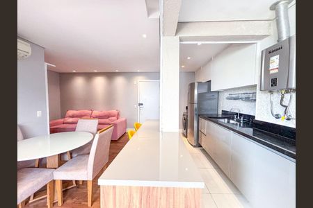 Apartamento à venda com 2 quartos, 63m² em Alphaville Empresarial, Barueri