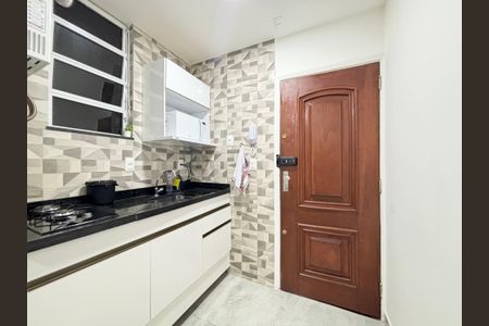 Cozinha de apartamento para alugar com 1 quarto, 32m² em Copacabana, Rio de Janeiro