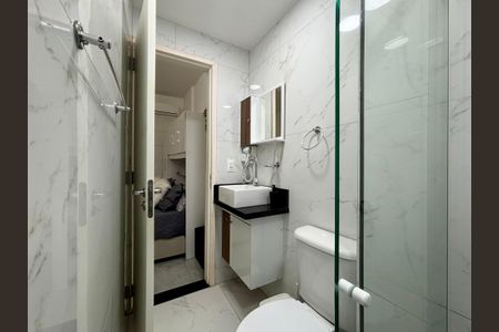 Banheiro social de apartamento para alugar com 1 quarto, 32m² em Copacabana, Rio de Janeiro