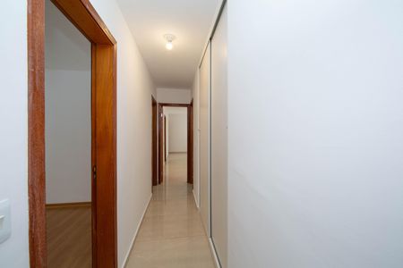 CORREDOR de apartamento à venda com 4 quartos, 110m² em Buritis, Belo Horizonte