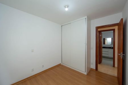 Apartamento à venda com 110m², 4 quartos e 2 vagas Apartamento à venda com 110m², 4 quartos e 2 vagasQUARTO1