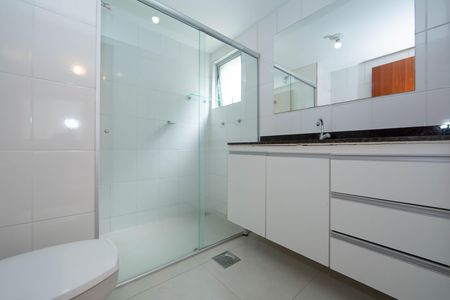 Apartamento à venda com 110m², 4 quartos e 2 vagas Apartamento à venda com 110m², 4 quartos e 2 vagasBANHEIRO1