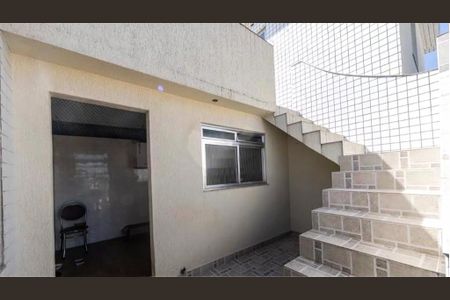 Casa à venda com 3 quartos, 210m² em Vila Ema, São Paulo