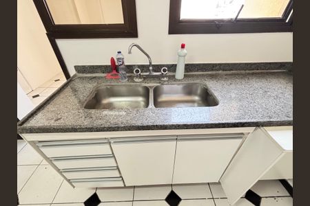 Apartamento para alugar com 135m², 3 quartos e 2 vagasCozinha