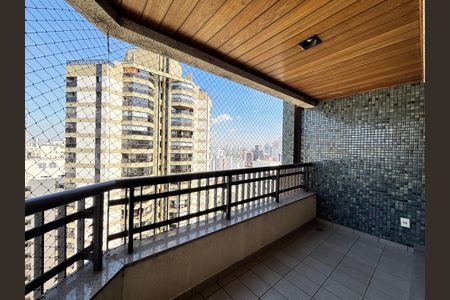 Apartamento para alugar com 135m², 3 quartos e 2 vagasVaranda