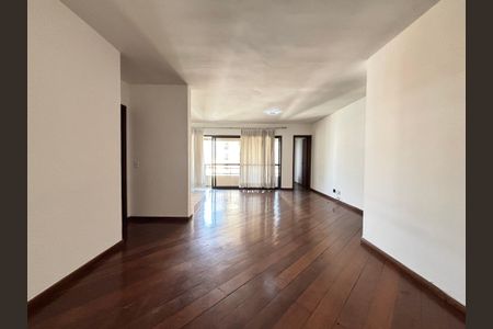 Apartamento para alugar com 135m², 3 quartos e 2 vagasSala