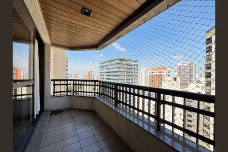 Apartamento para alugar com 135m², 3 quartos e 2 vagasVaranda