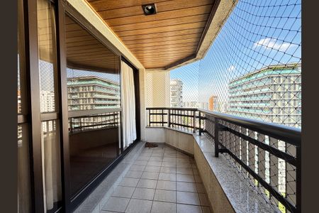 Apartamento para alugar com 135m², 3 quartos e 2 vagasVaranda