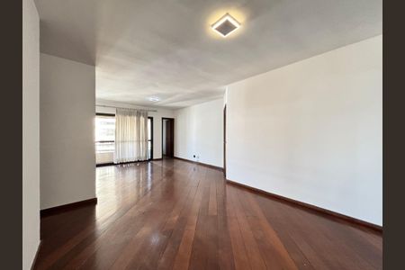 Apartamento para alugar com 135m², 3 quartos e 2 vagasSala