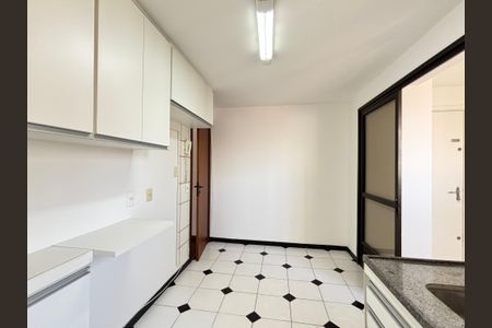Apartamento para alugar com 135m², 3 quartos e 2 vagasCozinha