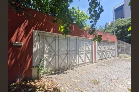 Casa à venda com 3 quartos, 180m² em Vila Cordeiro, São Paulo