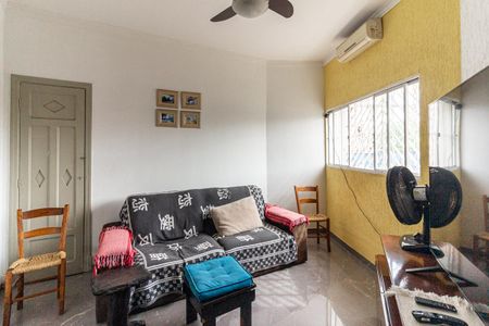 Casa à venda com 104m², 2 quartos e 2 vagas Casa à venda com 104m², 2 quartos e 2 vagasSala