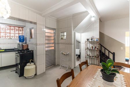 Casa à venda com 104m², 2 quartos e 2 vagas Casa à venda com 104m², 2 quartos e 2 vagasCozinha