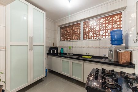 Casa à venda com 104m², 2 quartos e 2 vagas Casa à venda com 104m², 2 quartos e 2 vagasCozinha