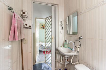 Casa à venda com 104m², 2 quartos e 2 vagas Casa à venda com 104m², 2 quartos e 2 vagasBanheiro Social