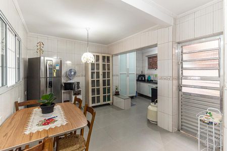 Casa à venda com 104m², 2 quartos e 2 vagas Casa à venda com 104m², 2 quartos e 2 vagasCozinha