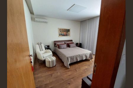 Casa à venda com 4 quartos, 464m² em Buritis, Belo Horizonte