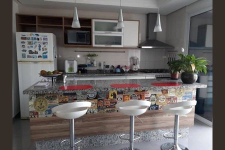 Casa à venda com 3 quartos, 255m² em Parque Sao Domingos, São Paulo